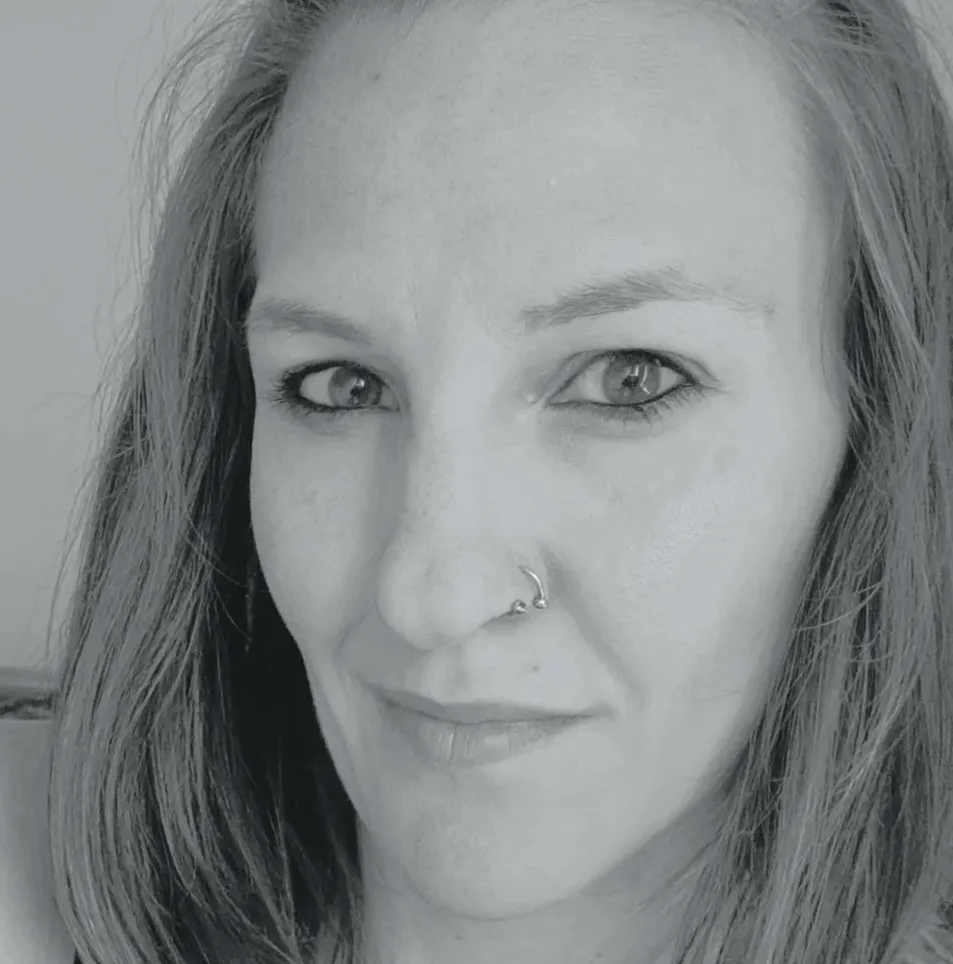Alexandra, 38