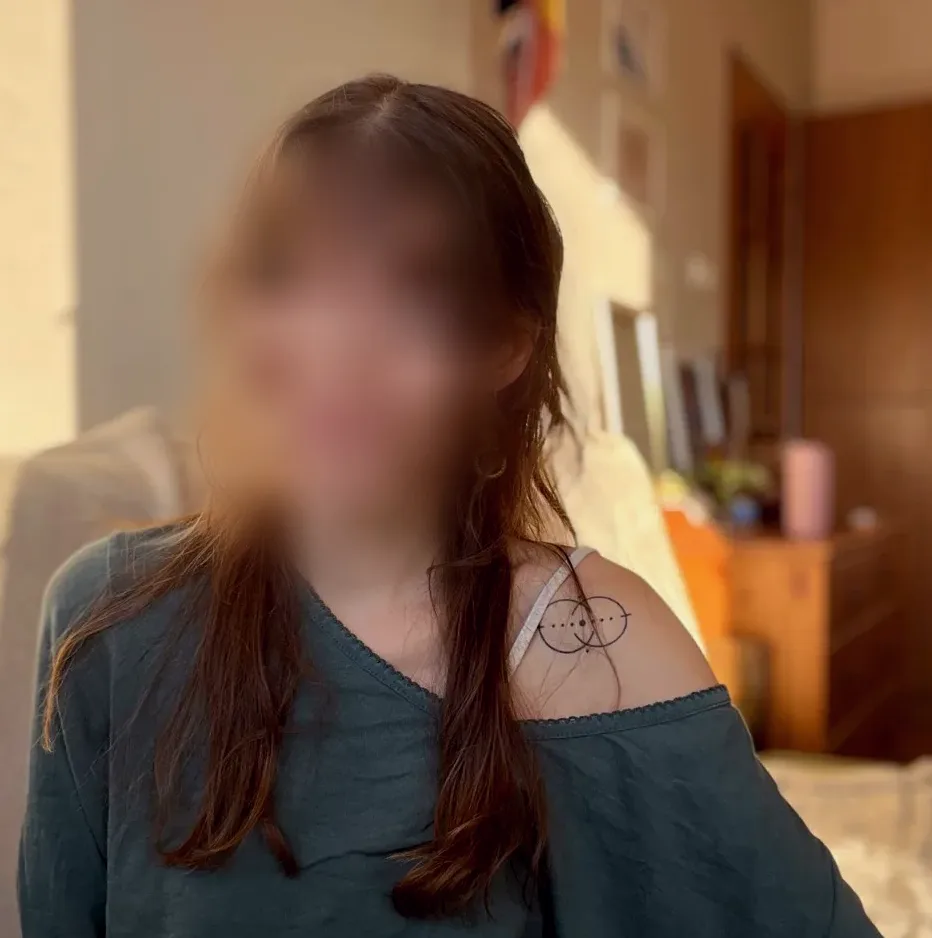 Elisa, 28