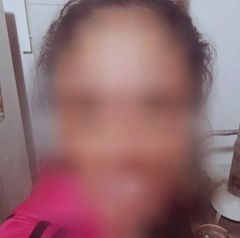 Emina, 39