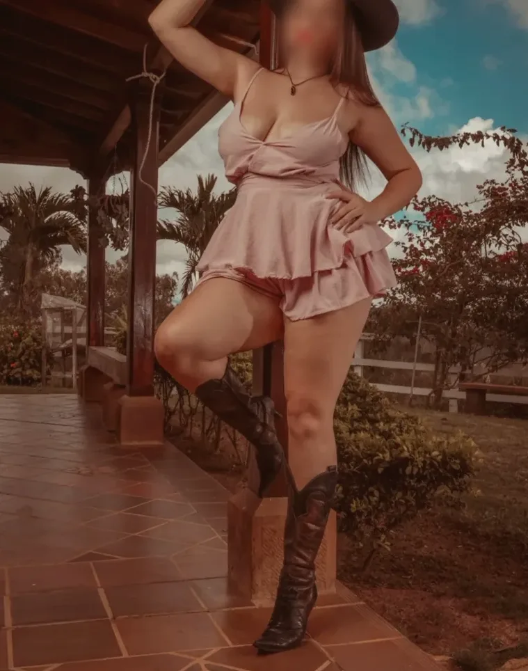 Esra, 21