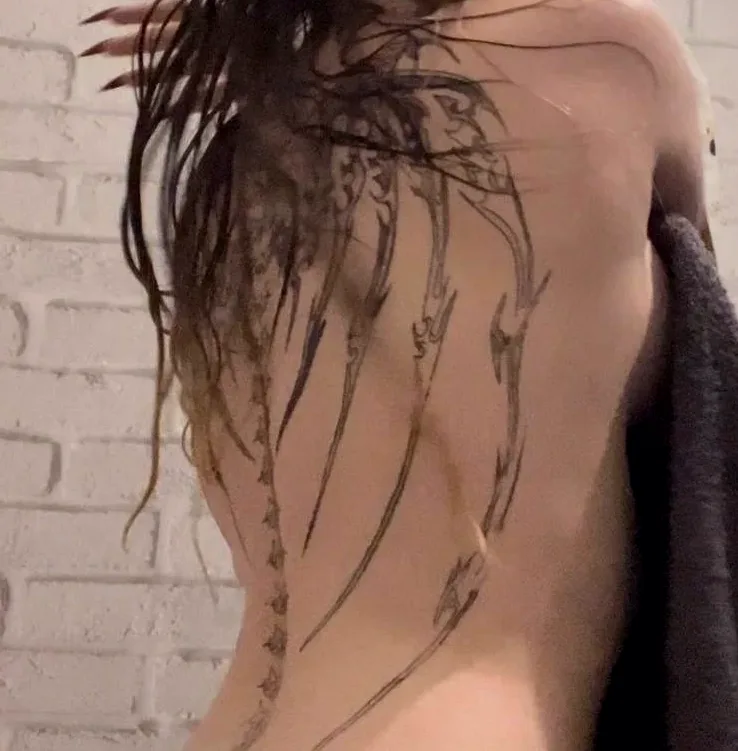 Ivona, 21