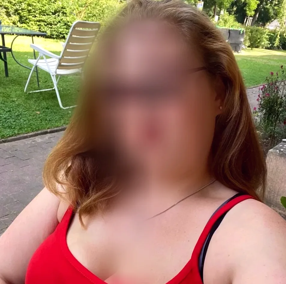 Lara, 29