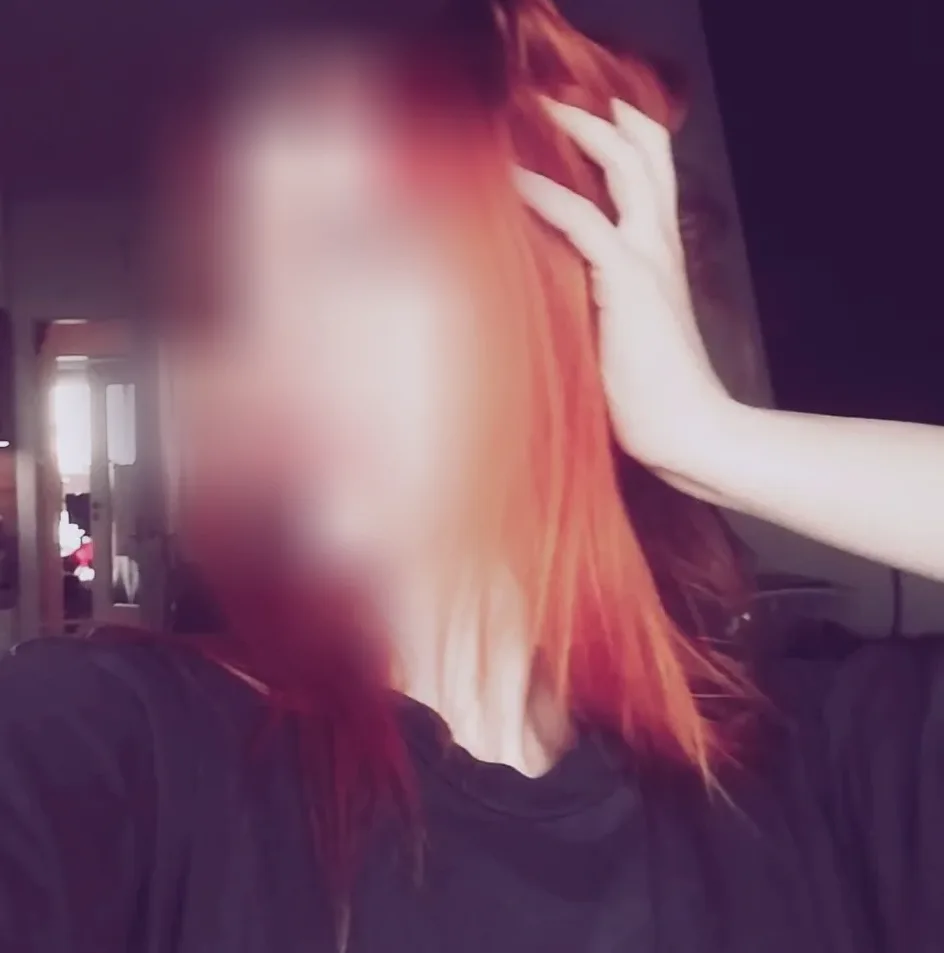 Manuela, 19