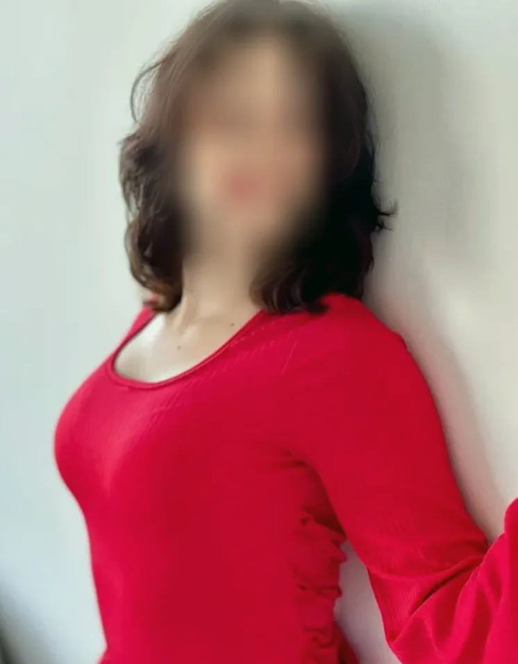 Viktoria, 21